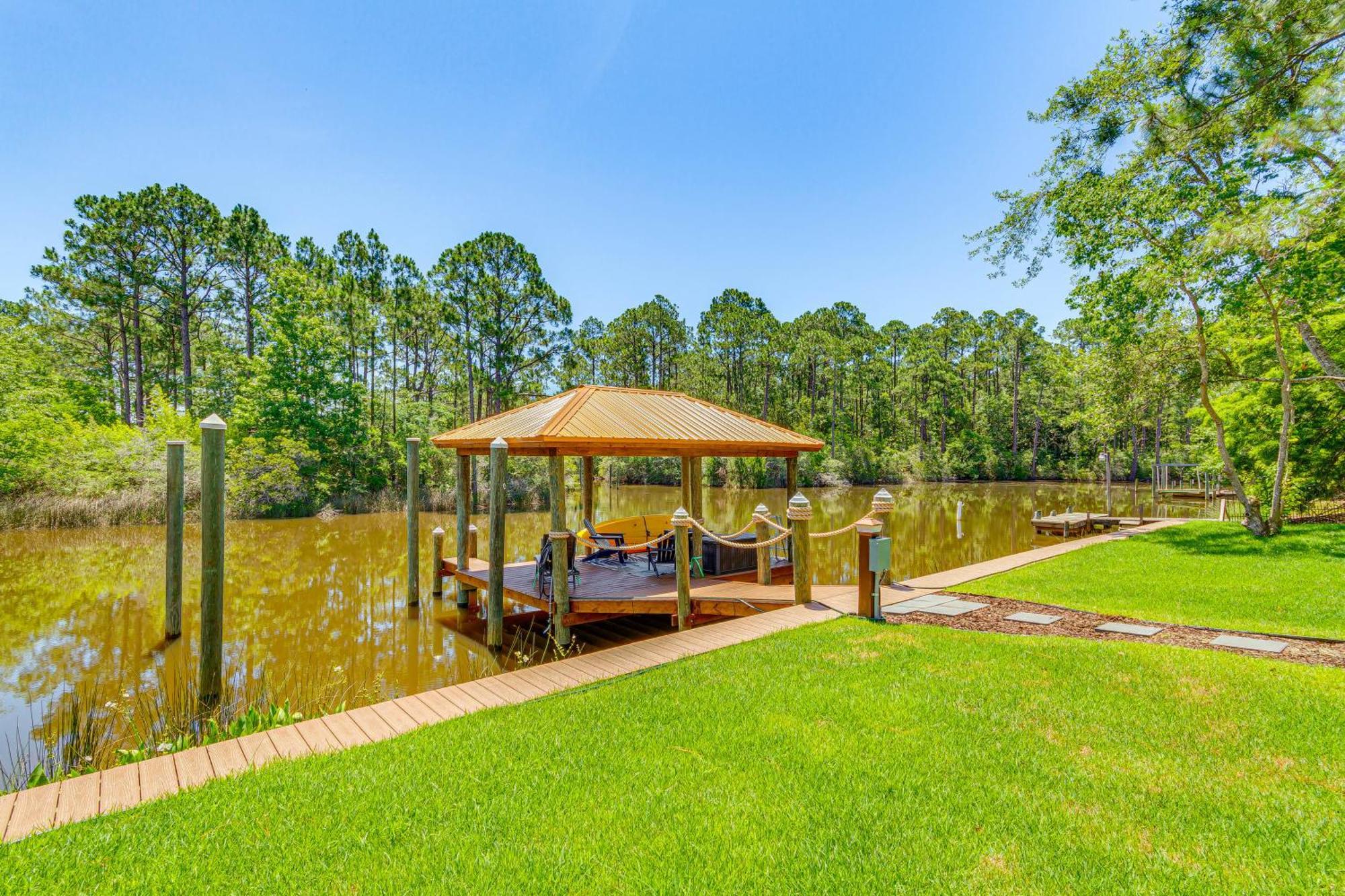 Waterfront Florida Vacation Rental With Boat Dock Milton Esterno foto